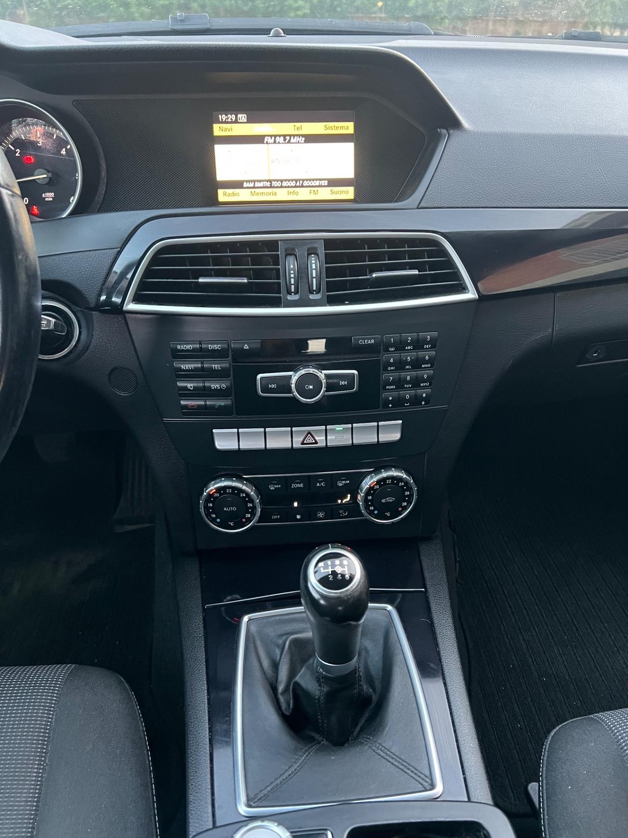 Mercedes-benz C 220 CDI BlueEFFICIENCY Avantgarde