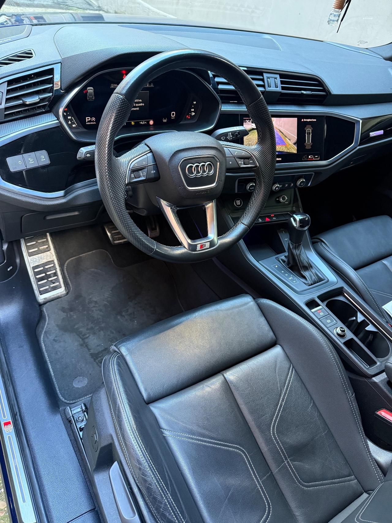 Audi Q3 35 TDI quattro S tronic Identity Black