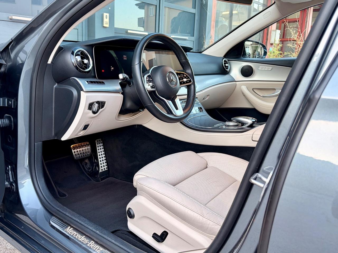 Mercedes-benz E 220 4 MATIC BOOK MERCEDES SEDILI CLIMATIZZATI