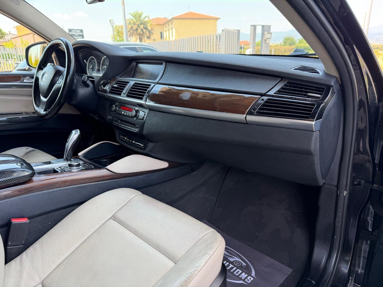 BMW X6 xDrive35d Futura Total black