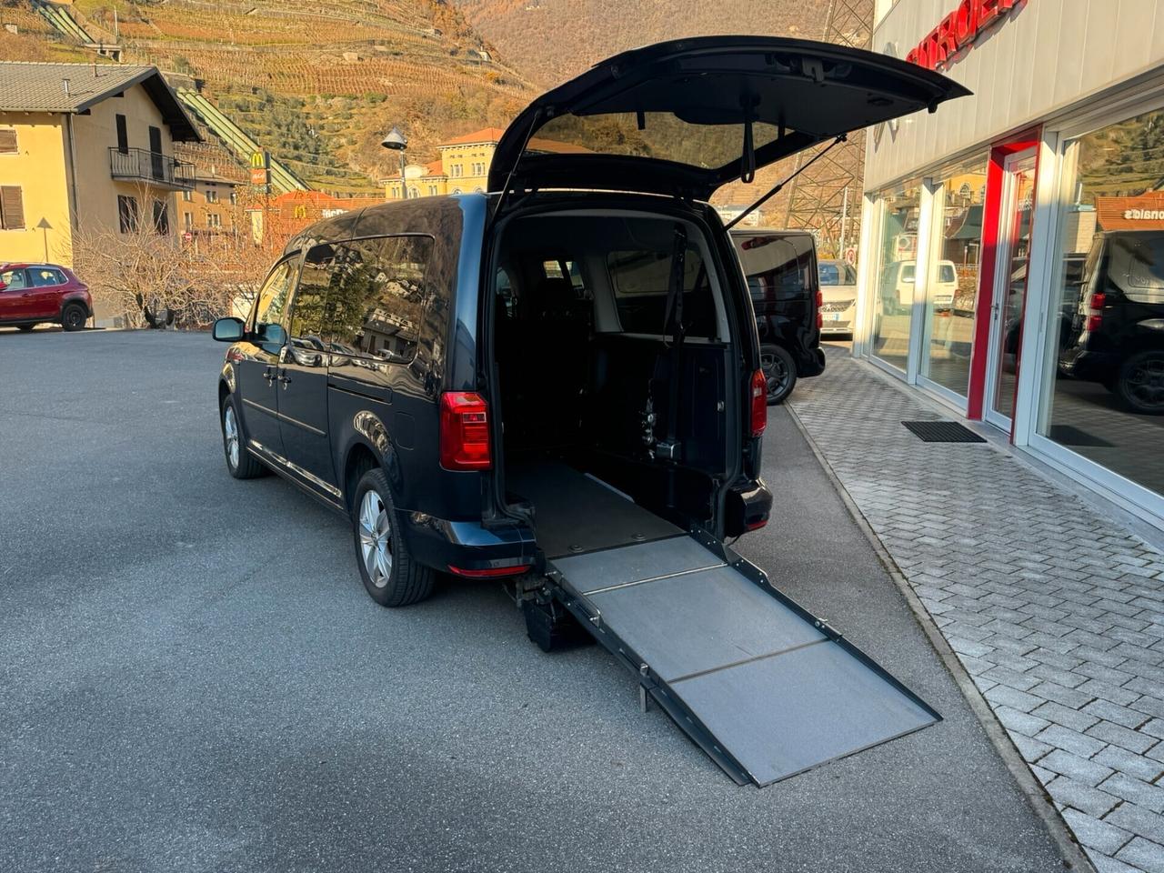 Volkswagen Caddy Pianale Ribassato TRASPORTO DISABILI 5 1 o 7 posti