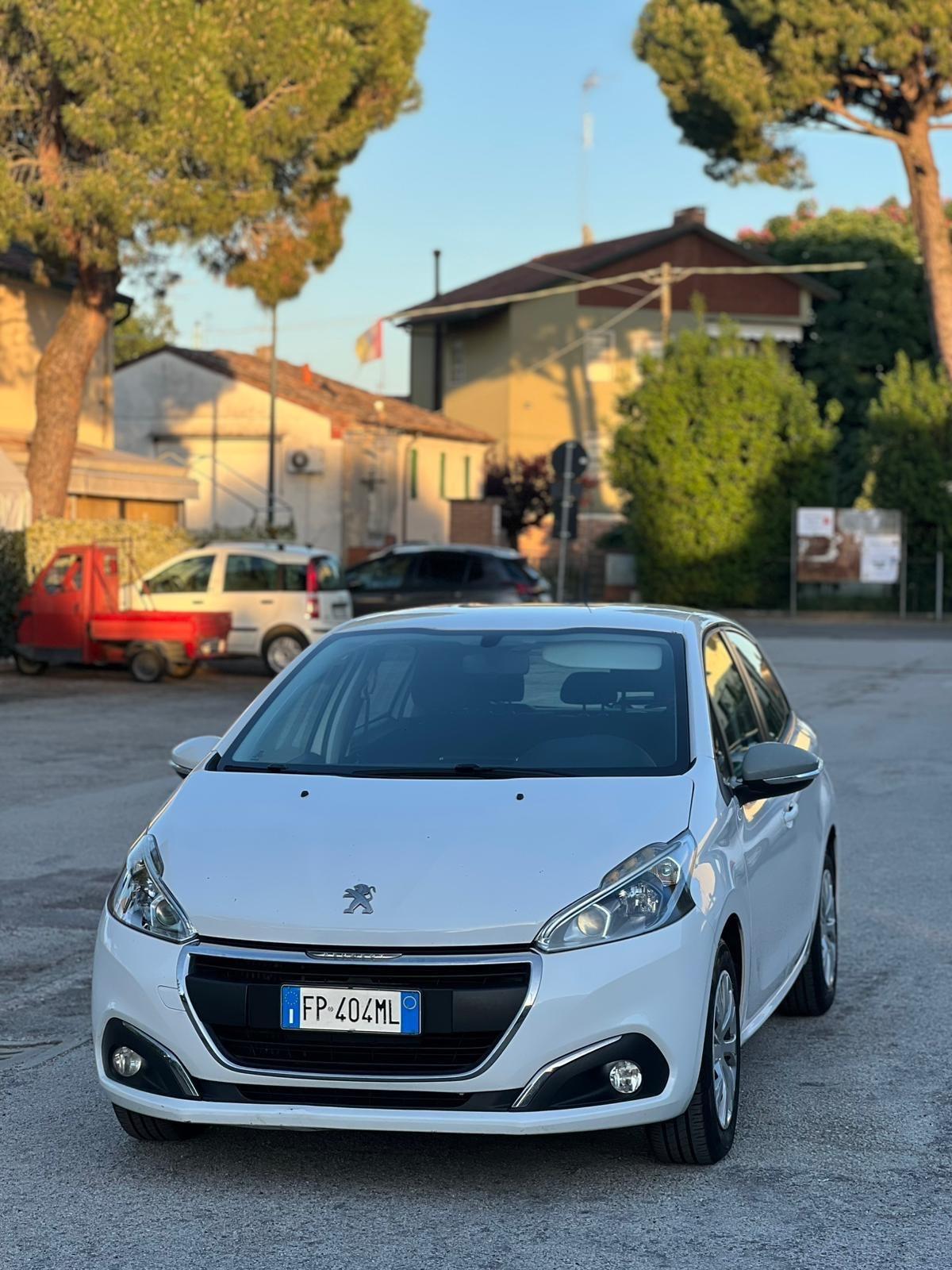 Peugeot 208 BlueHDi 75 5 porte Allure