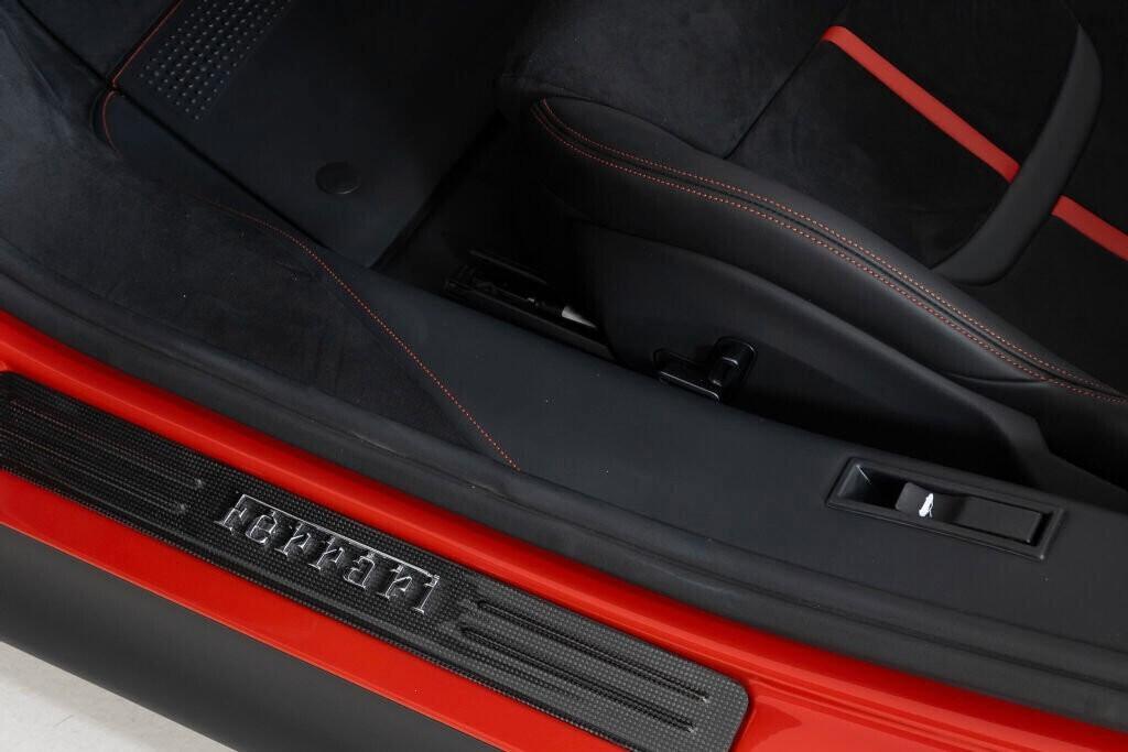 Ferrari SF90 Spyder NOLEGGIO LUNGO TERMINE - LEASING FULL INCLUSIVE