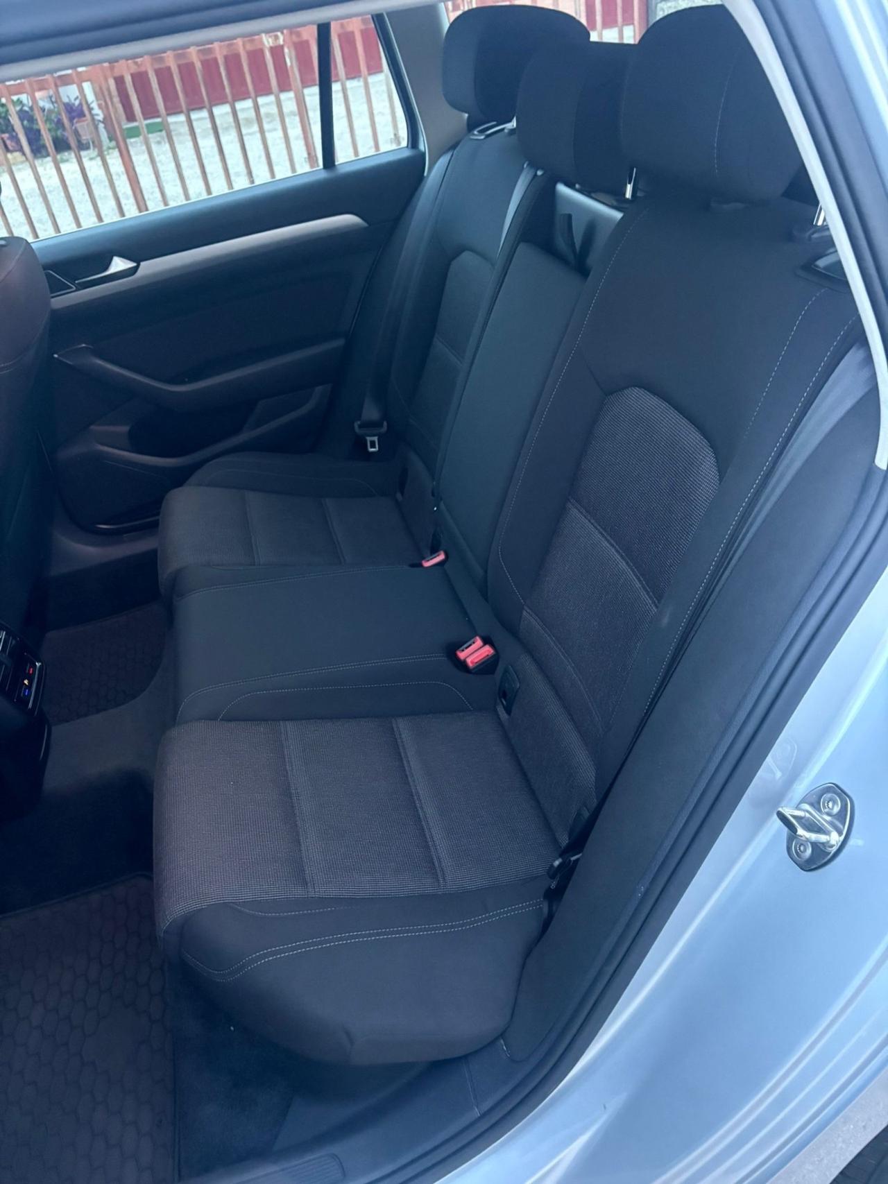 Volkswagen Passat Variant 1.6 TDI Business BlueMotion Technology