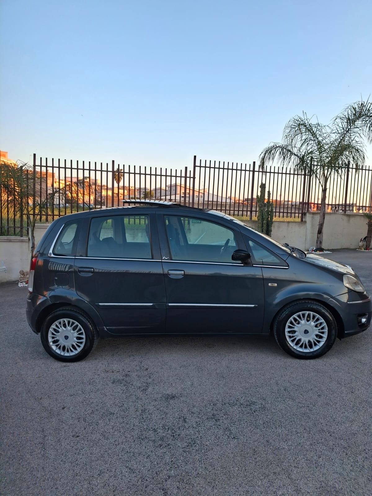 Lancia MUSA 1.3 Multijet Platino perfetta garantita £3490