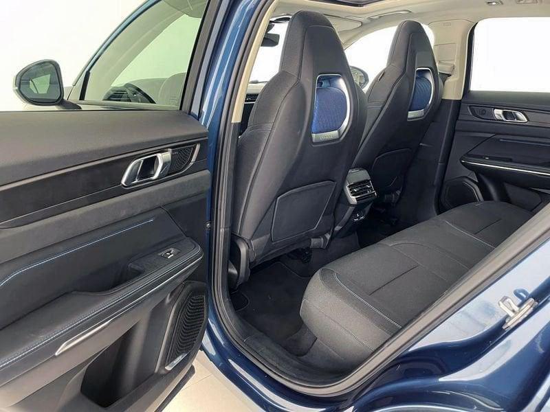 Lynk & Co 01 01 PHEV