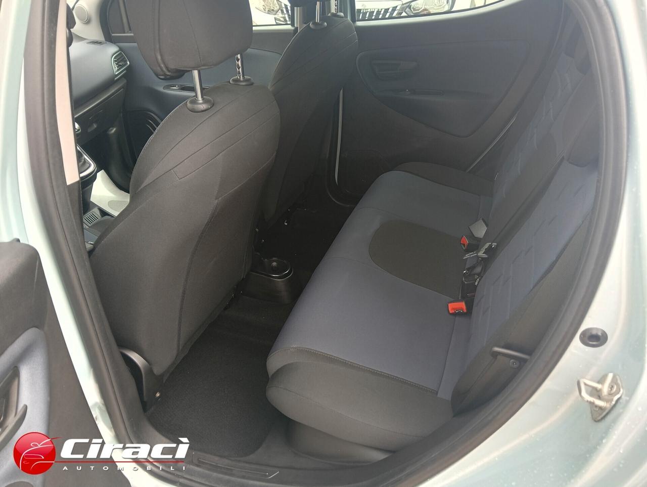 Lancia Ypsilon 1.0 5 p Hybrid Platino