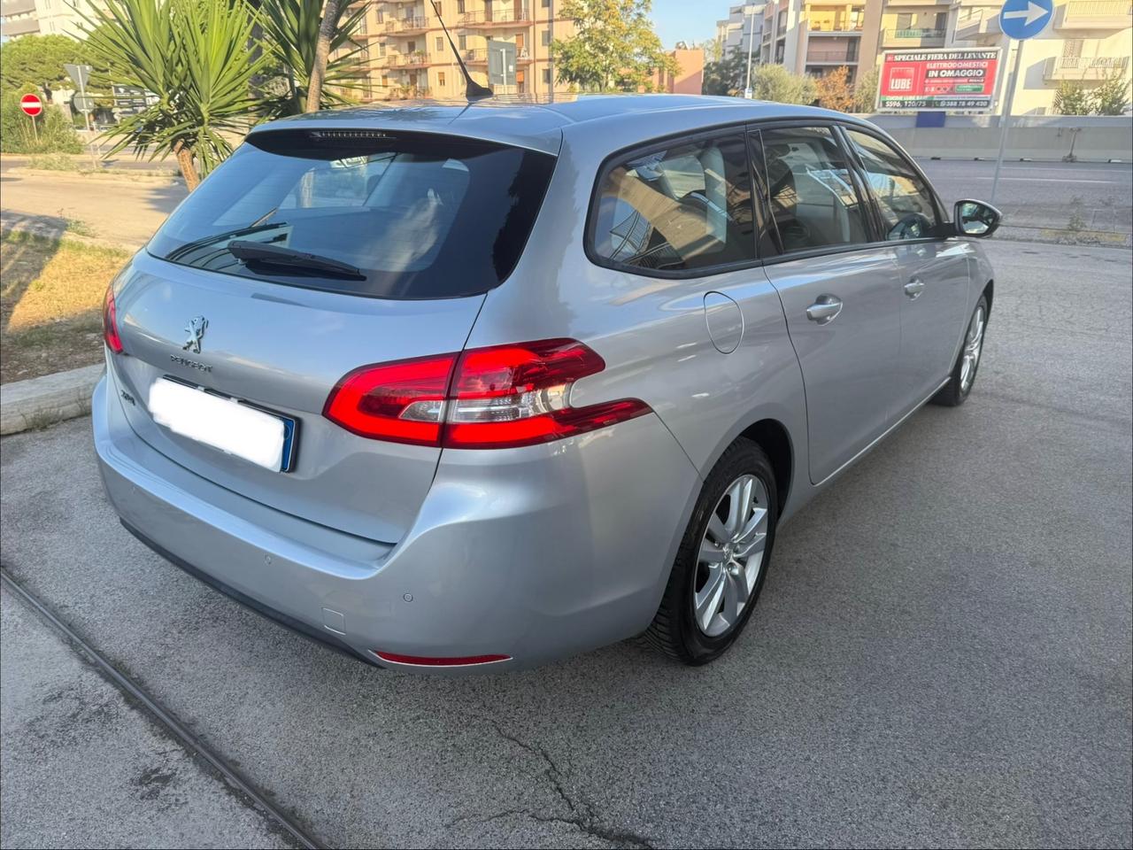Peugeot 308 BlueHDi 120 S&S SW Business