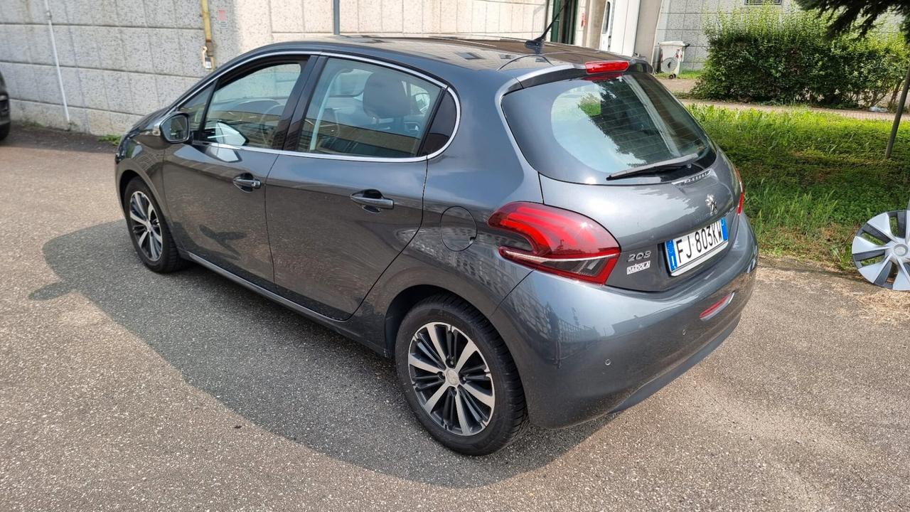 Peugeot 208 PureTech 82 5p. GPL Allure