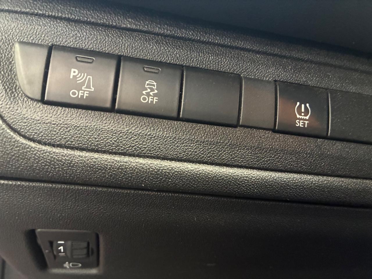 Peugeot 208 1.4 HDi 68 CV 5 porte Allure