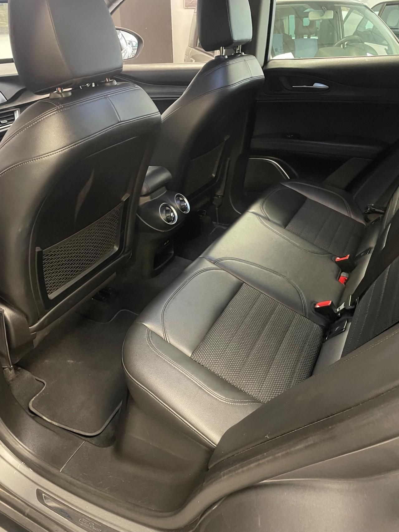 Alfa Romeo Stelvio 2.2 Turbodiesel 180 CV AT8 RWD Executive