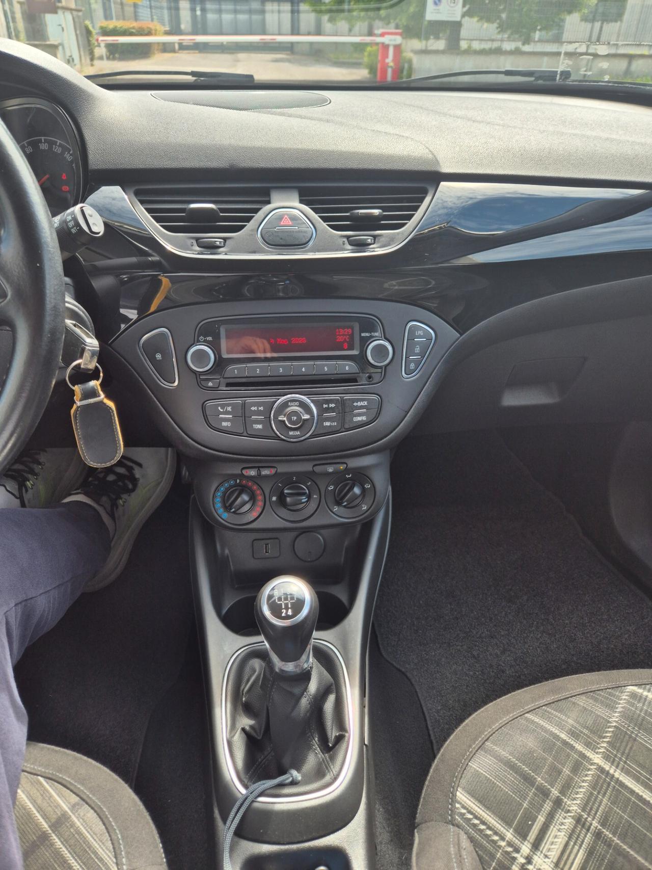 Opel Corsa 1.4 90CV GPL Tech 5 porte b-Color KM CERTIFICATI