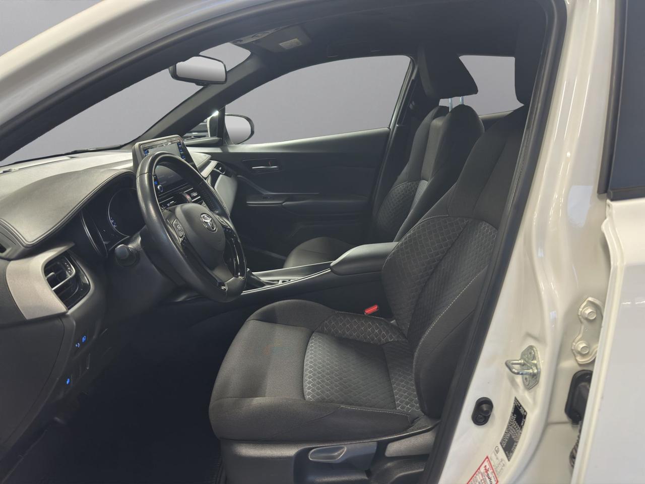 Toyota C-HR 1.8h Active e-cvt