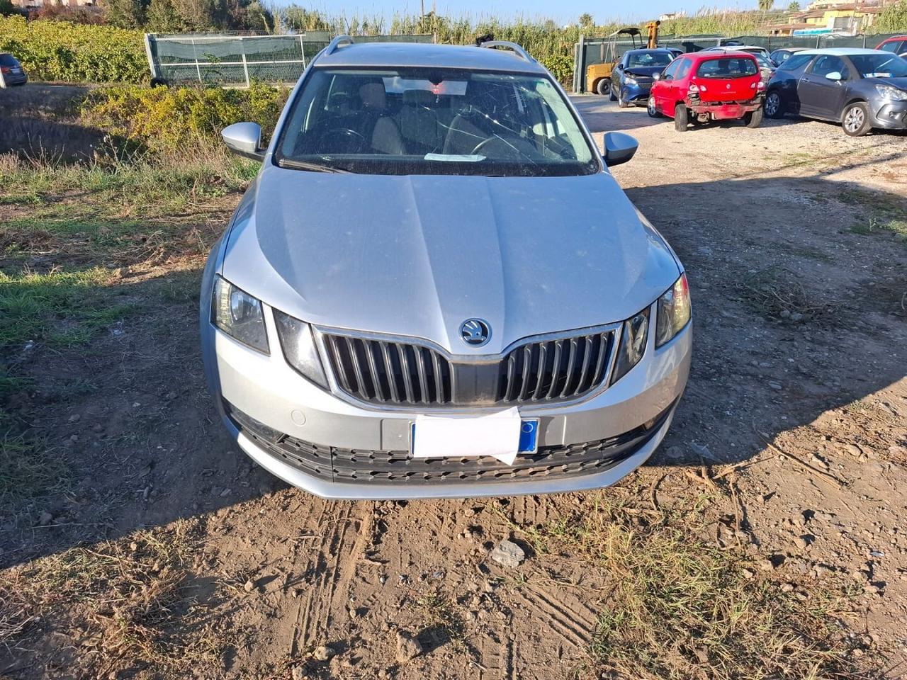 SKODA 1.6 TDI 17 AUTOMATICA INCIDENTATA MARCIANTE