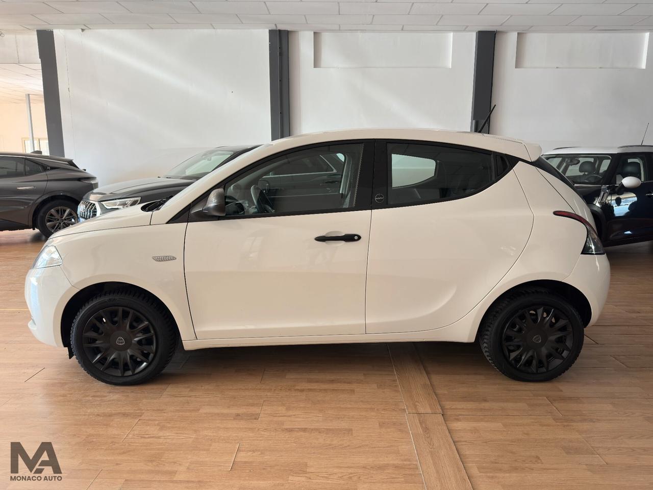 Lancia Ypsilon 1.0 FireFly Hybrid 70CV 2020