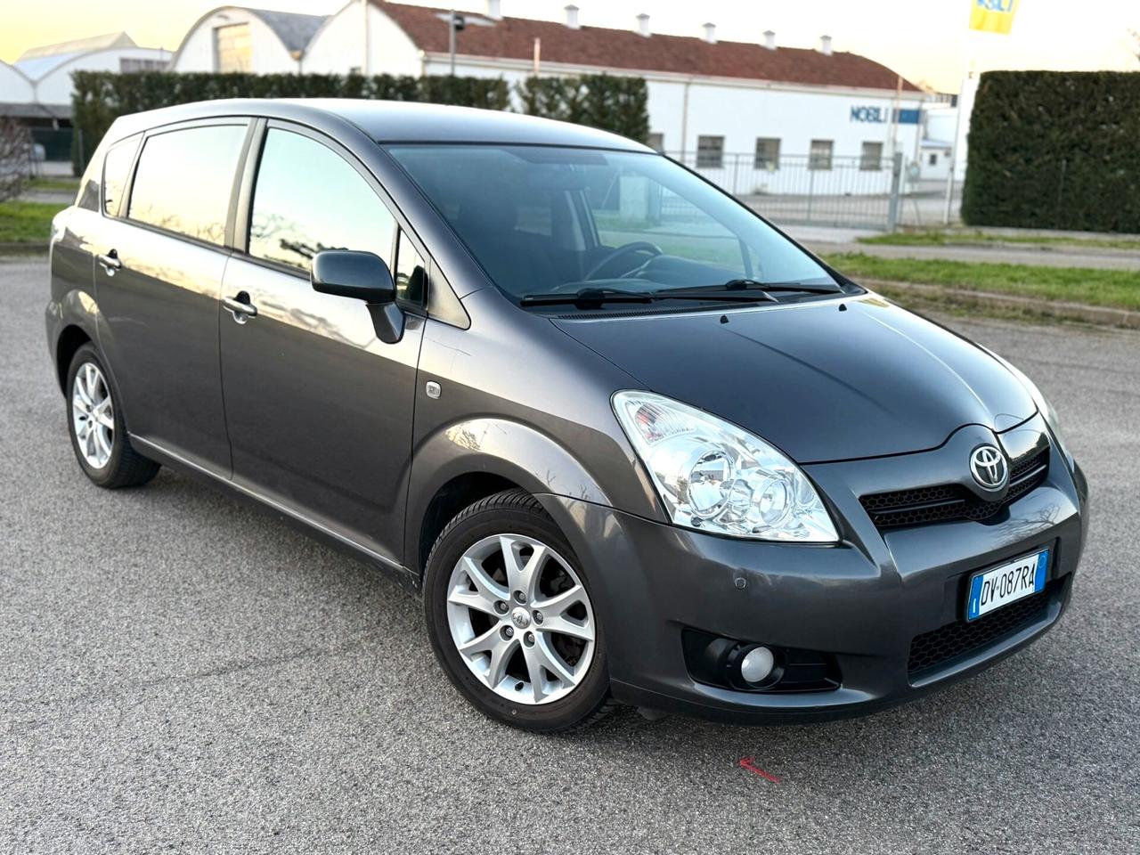 Toyota Corolla Verso 2.2 16V D-4D 7 POSTI