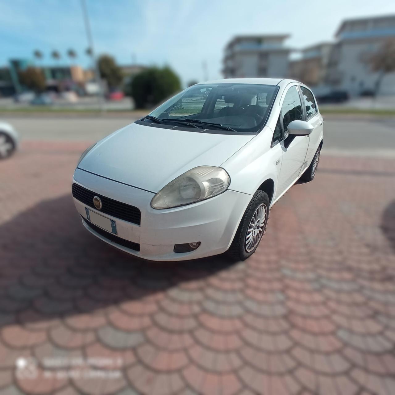 Fiat Grande Punto 1.4 5 porte Natural Power 77CV 57KW