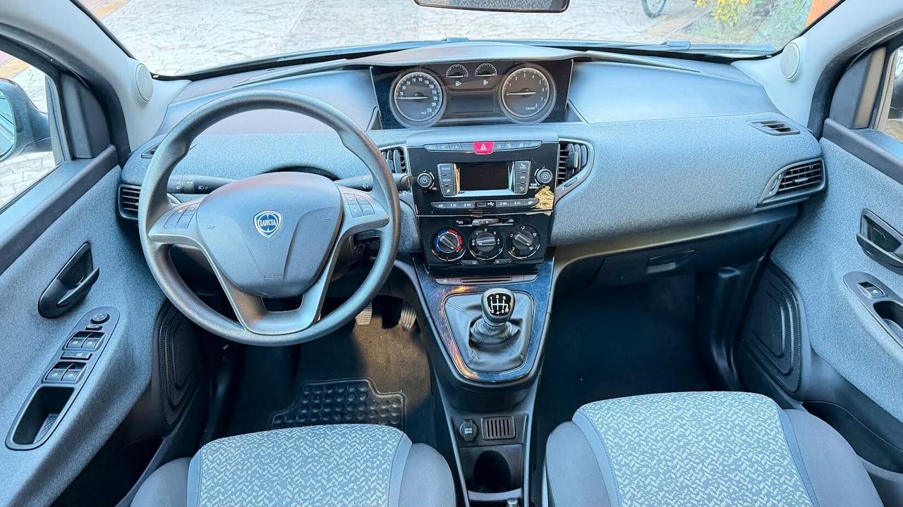 Lancia Ypsilon 1.0 FireFly 5 porte S&S Hybrid Ecochic A. Ferretti