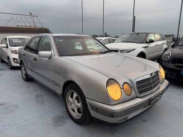 Mercedes-benz E 300 turbodiesel EXPORT