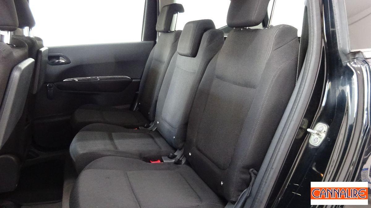 PEUGEOT - 5008 - 1.6 8V e-HDi 112CV S.&S. c.r. Fel.