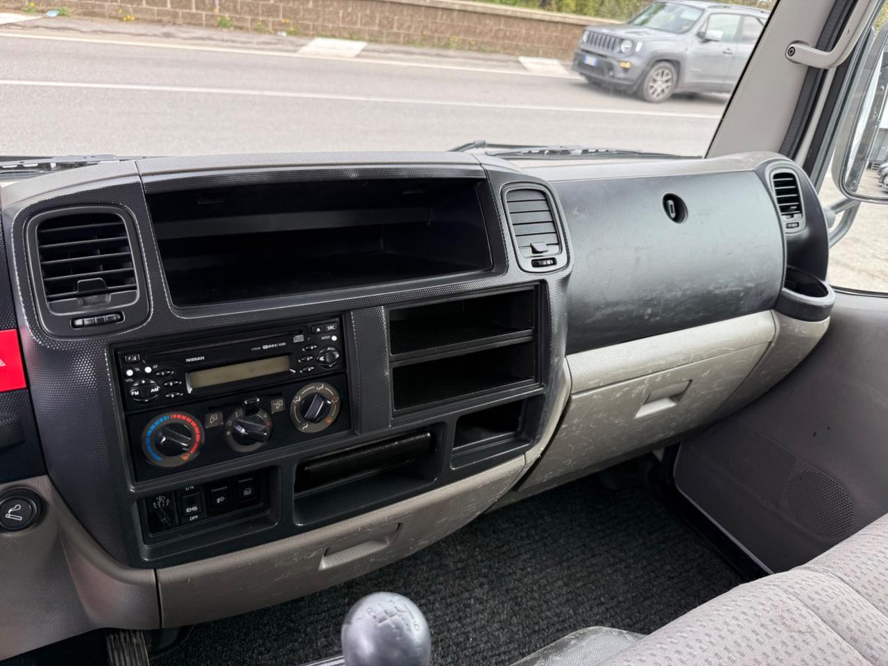 Nissan Cabstar Ribaltabile con Gru 35.15