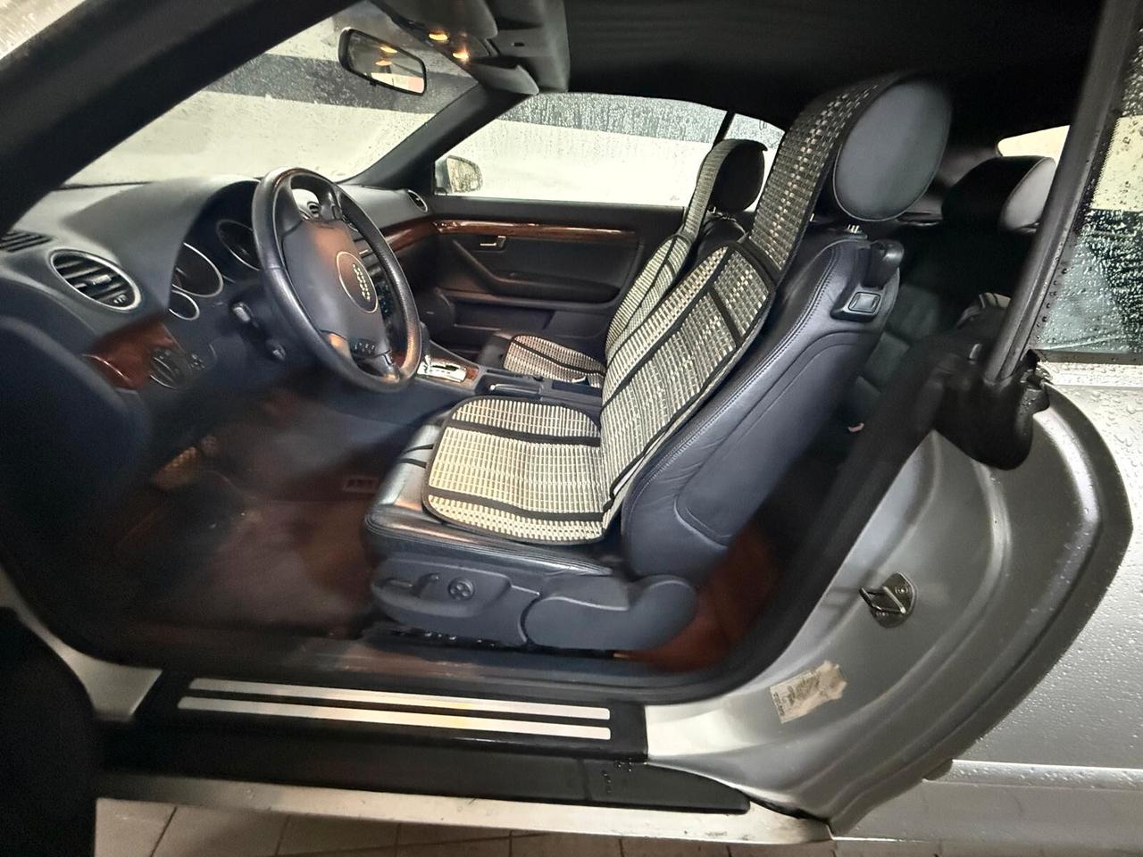 Audi A4 Cabriolet 2.4 V6 30V cat