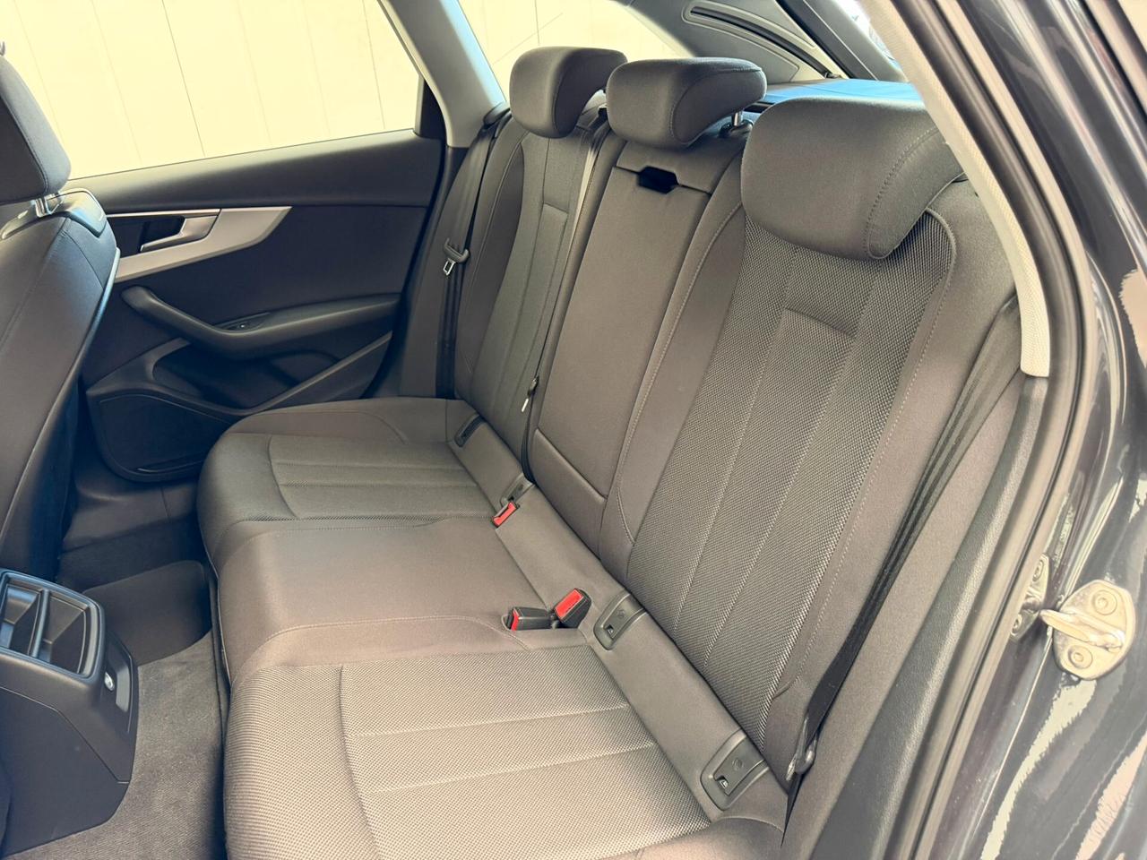 Audi A4 Avant 35 2.0 TDI/163 CV S tronic Business