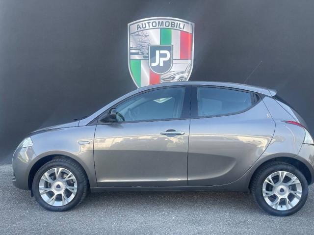 Lancia Ypsilon 1.2 Gold s&s PDC Cerchi 15" Schermo 5"