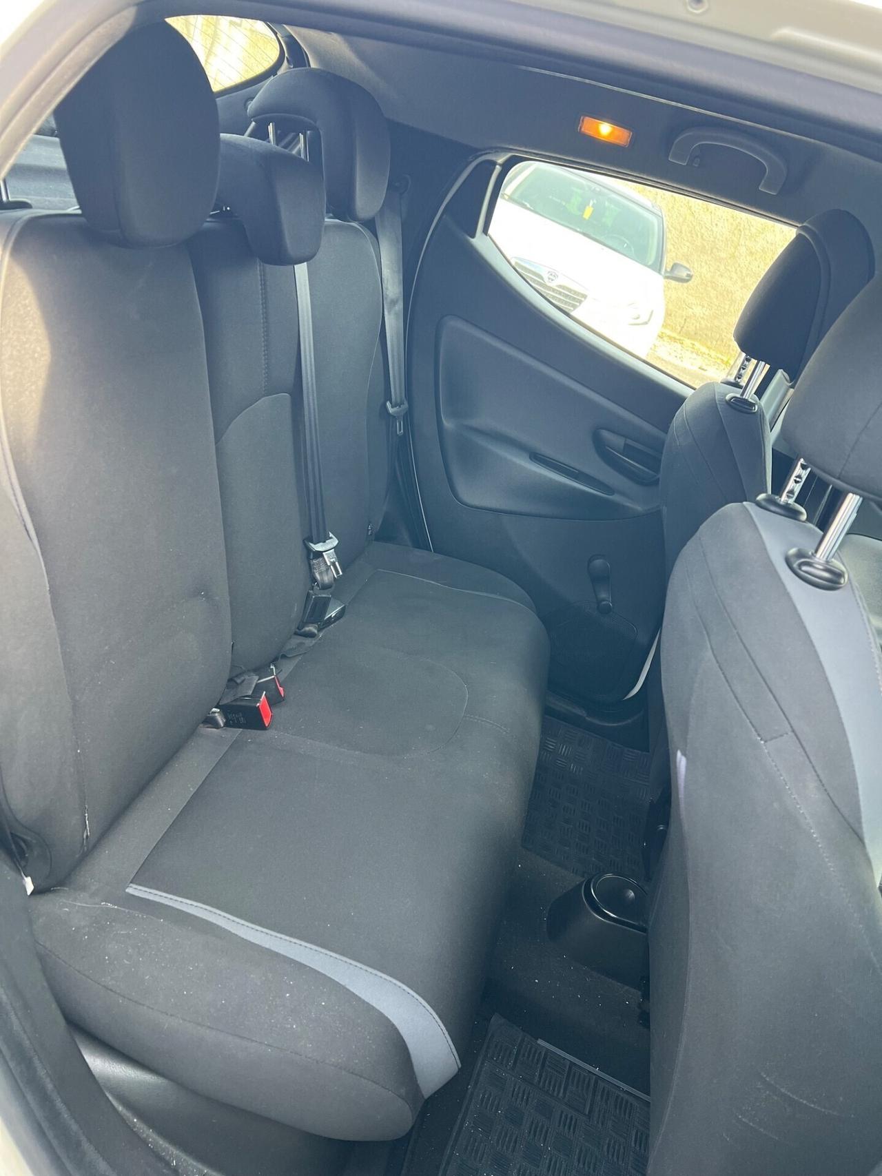 Lancia Ypsilon 1.3 MJT 16V 95 CV 5 porte S&S Silve