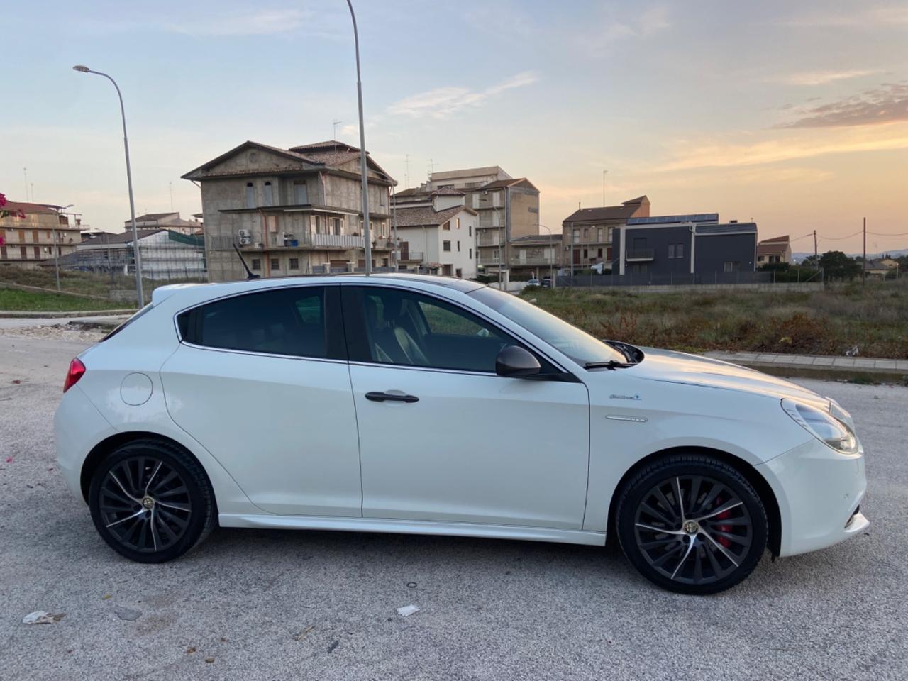 Alfa Romeo Giulietta 2.0 JTDm-2 150 CV Quadrifoglio 2015