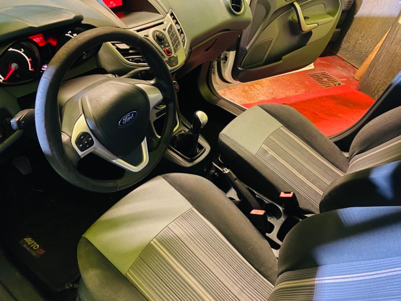 Ford Fiesta 1.4 5 porte Bz.- GPL Titanium