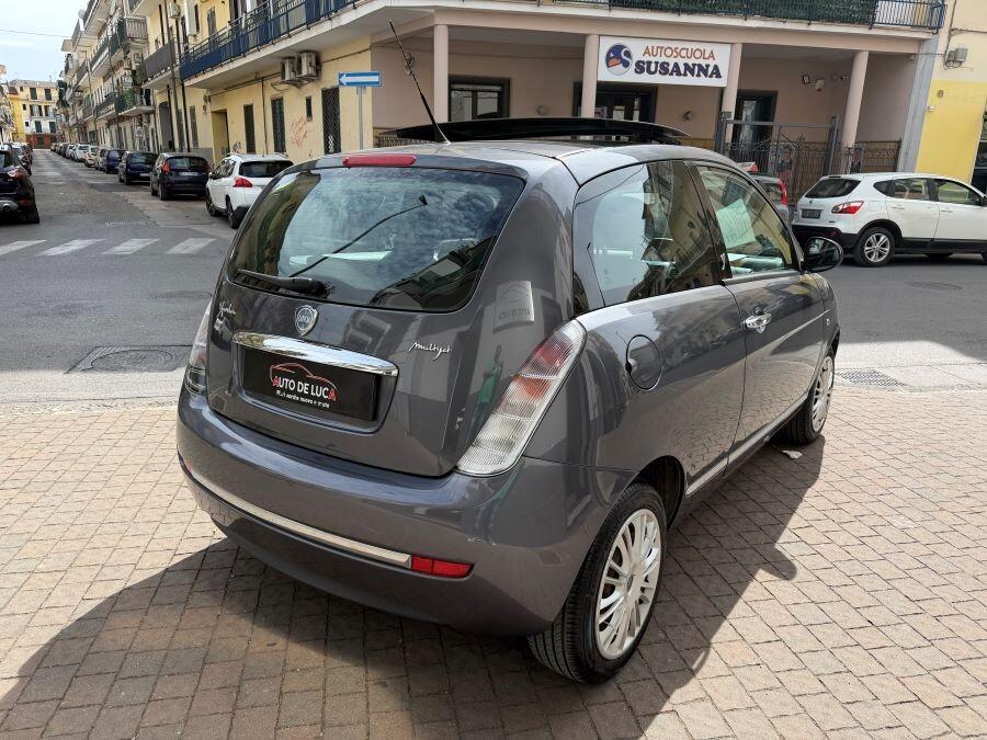lancia ypsilon 1.3 mjet platino certificata tetto