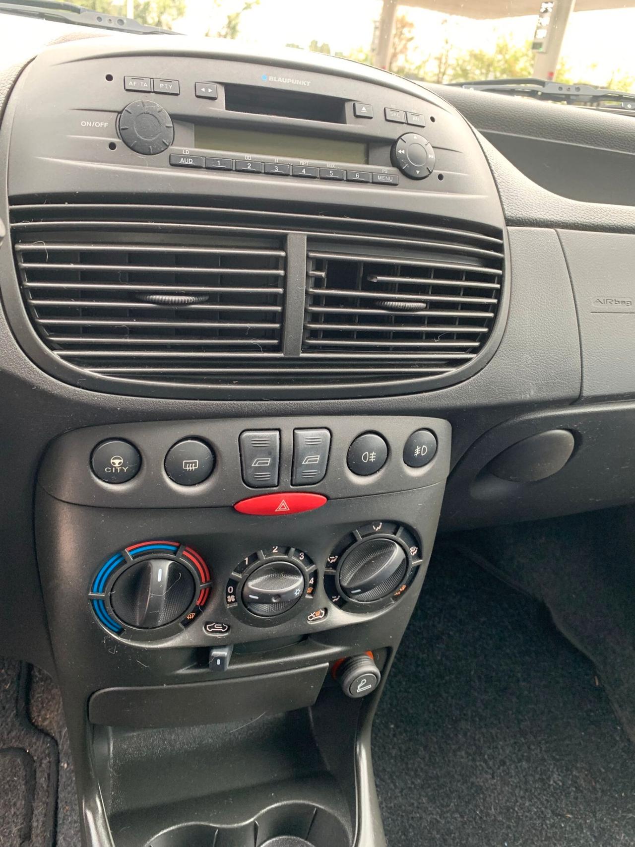 Fiat Punto 1.2 5 porte, unicoproprietario, solo km 122000