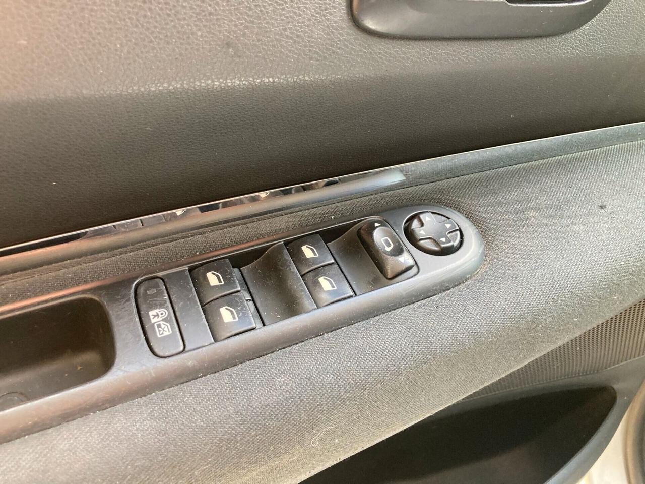Peugeot 5008 1.6 HDi -SETTE POSTI-2013