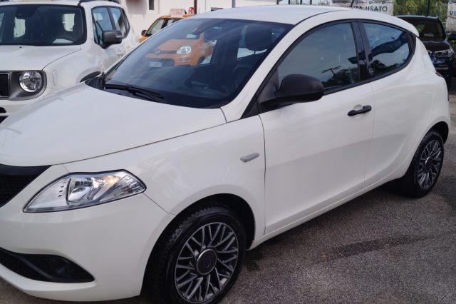 LANCIA Ypsilon 1.0 FireFly 5 porte S&S Hybrid Ecochic Silver