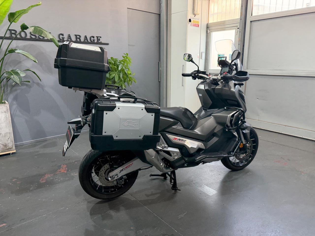 HONDA X-ADV 750 TRAVEL ABS