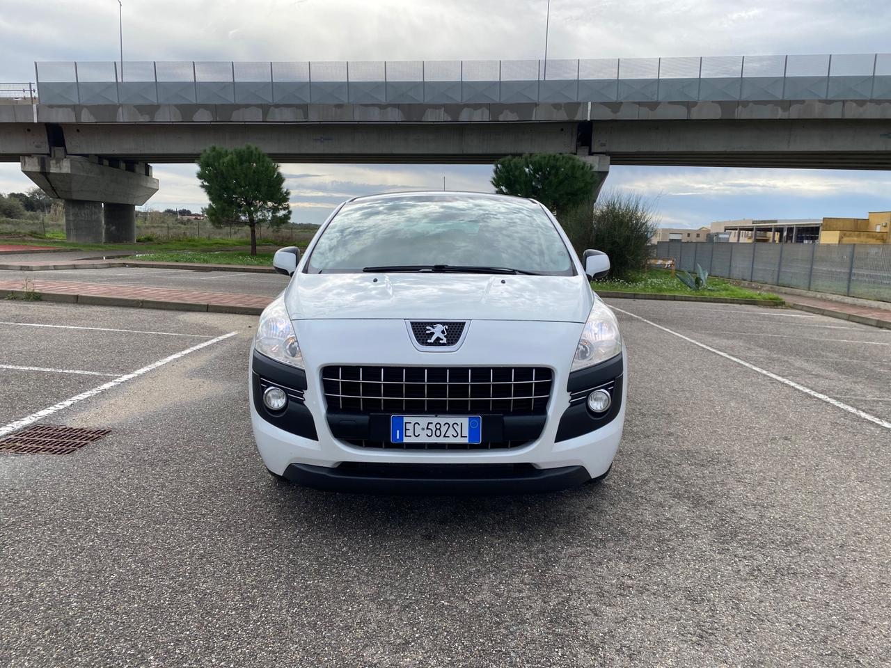 Peugeot 3008 1.6 HDi 110CV cambio robotizzato Premium
