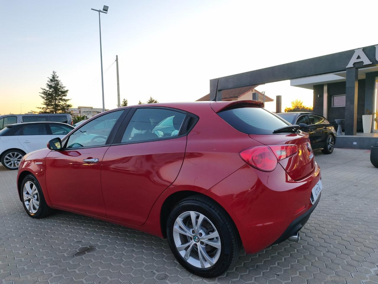 ALFA ROMEO Giulietta 1.6 JTDm-2 120 CV Distinctive