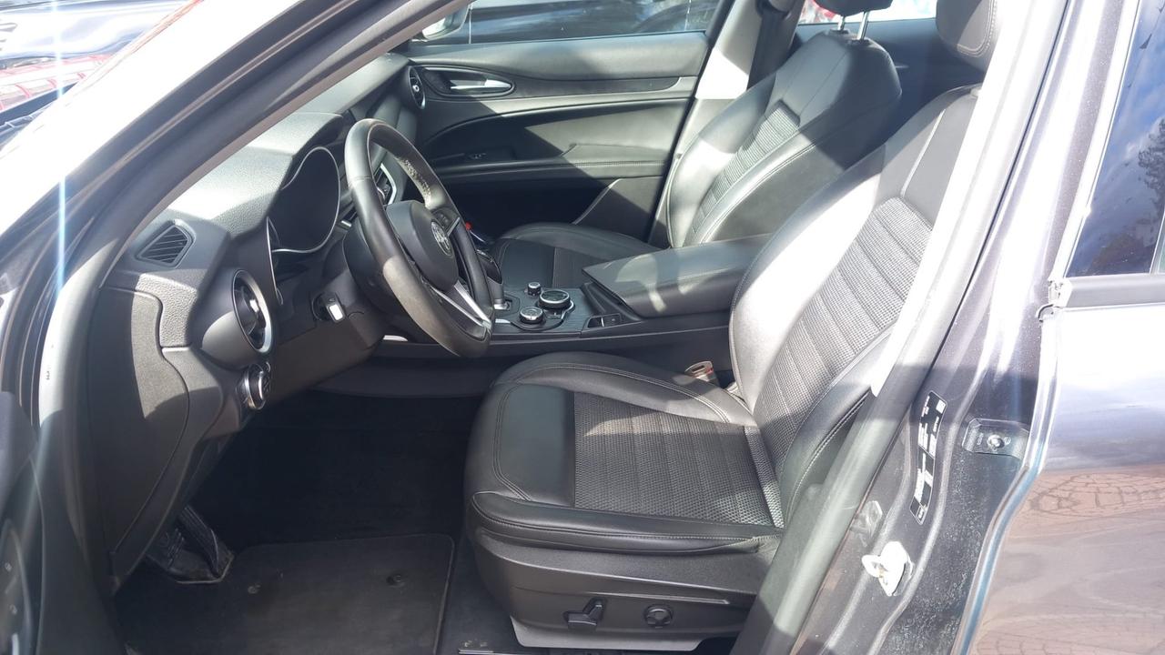 Alfa Romeo Stelvio 2.2 Turbodiesel 180 CV AT8 RWD Executive