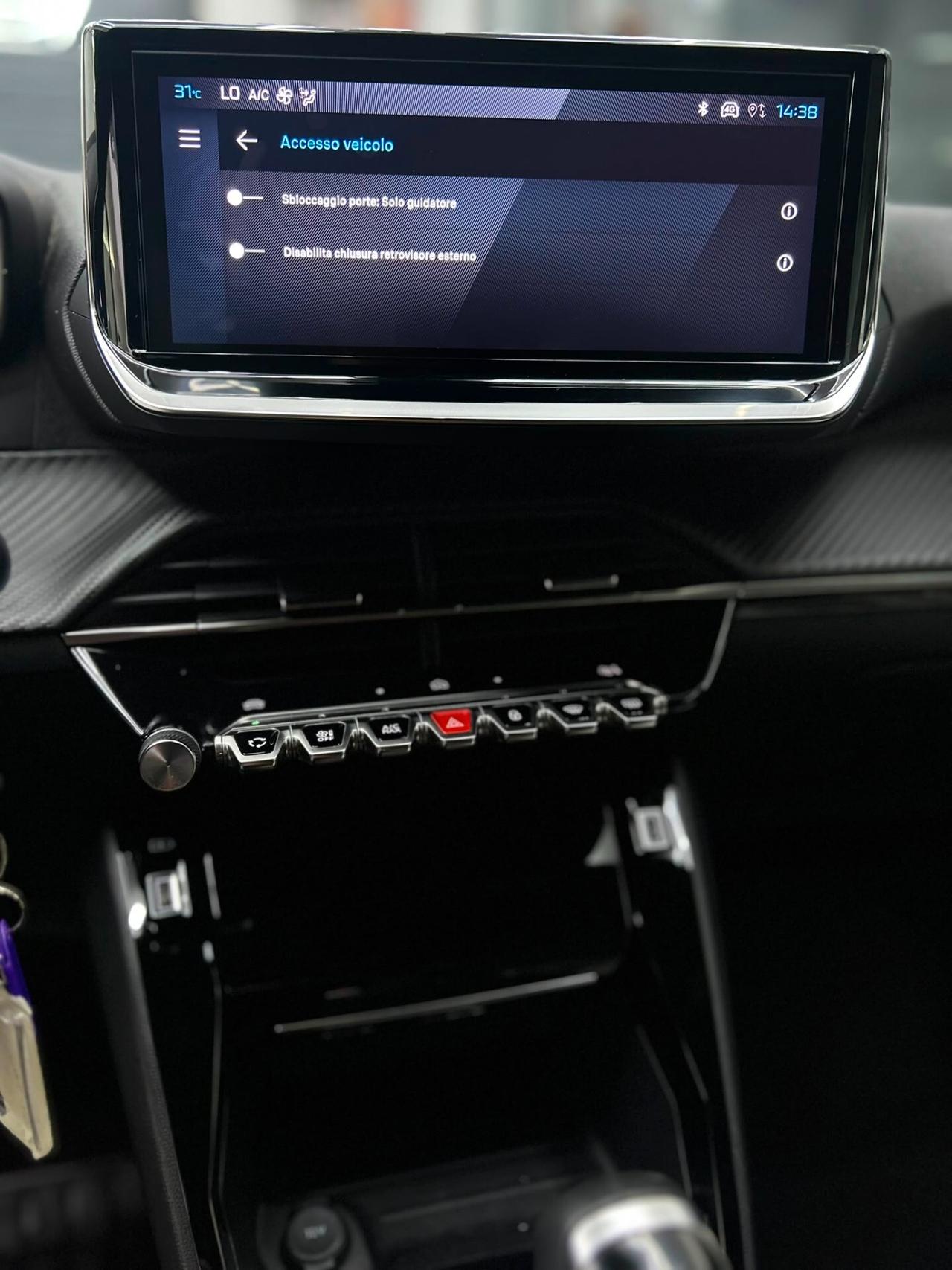Peugeot 2008 PureTech 1.2 Benzina 100 cv S&S Allure