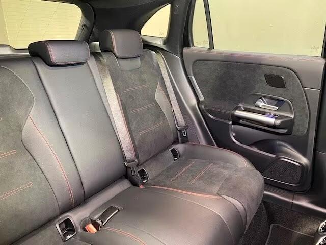 Mercedes-Benz GLA*200d*AMG-LINE*PREMIUM*PLUS*AMG-NIGHT*19"*TETTO*SOUND*AMBIENT-LIGHT*