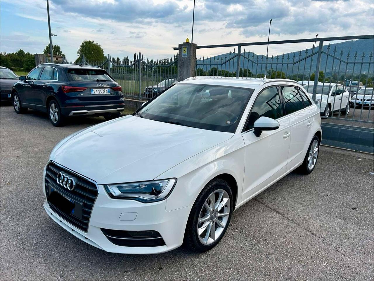 Audi A3 SPB 1.6 TDI 105 CV Ambition PELLE XENO NAVI