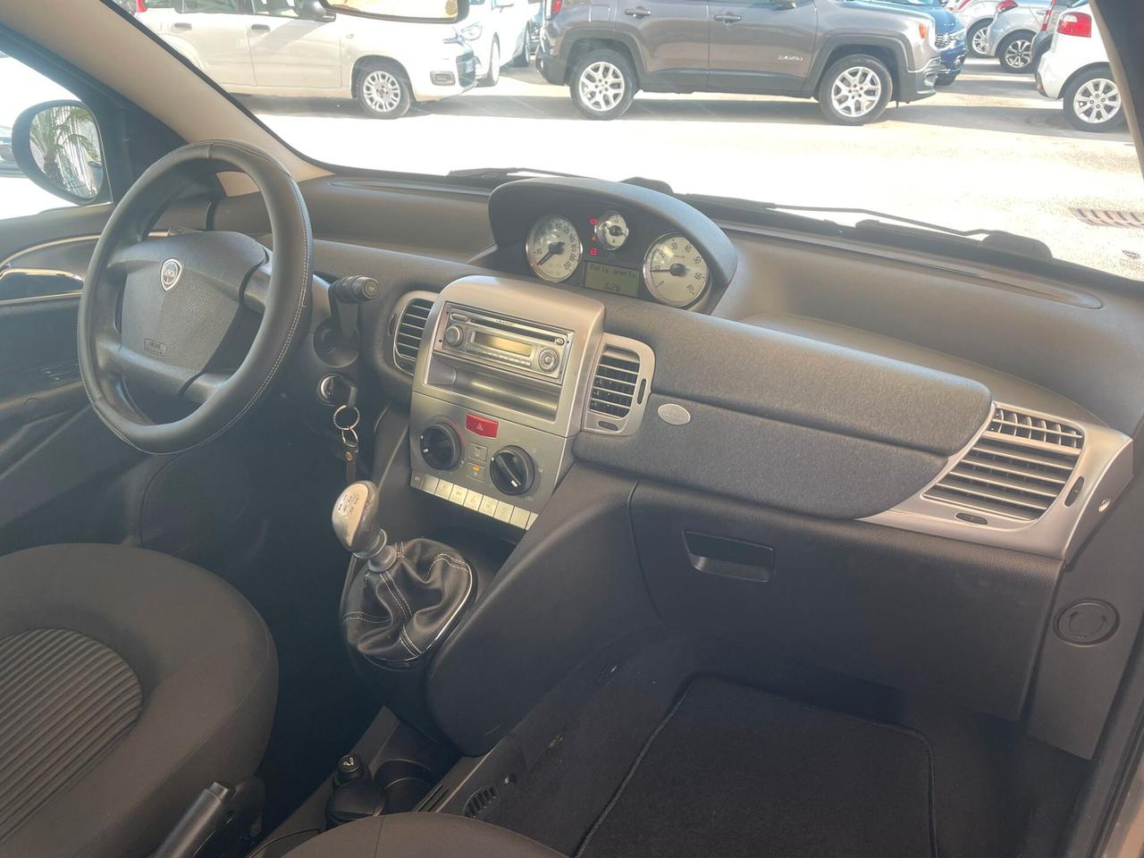 Lancia Ypsilon 1.2 Versus