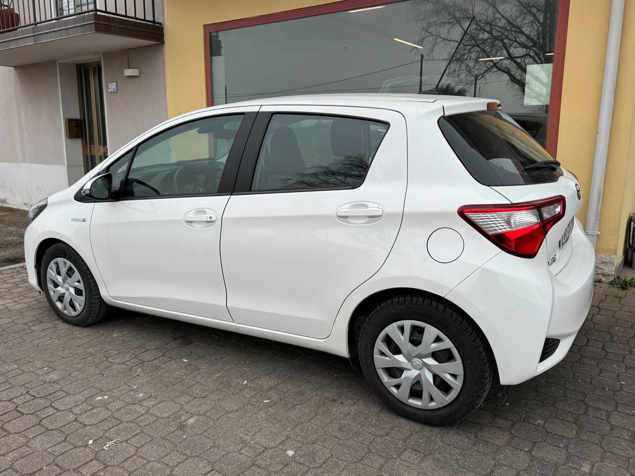 Toyota Yaris 1.5 Hybrid 5 porte Business