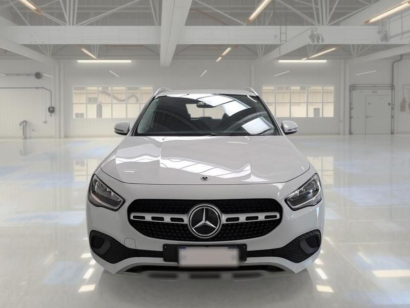 MERCEDES-BENZ GLA 180 D AUTOMATIC BUSINESS CROSSOVER