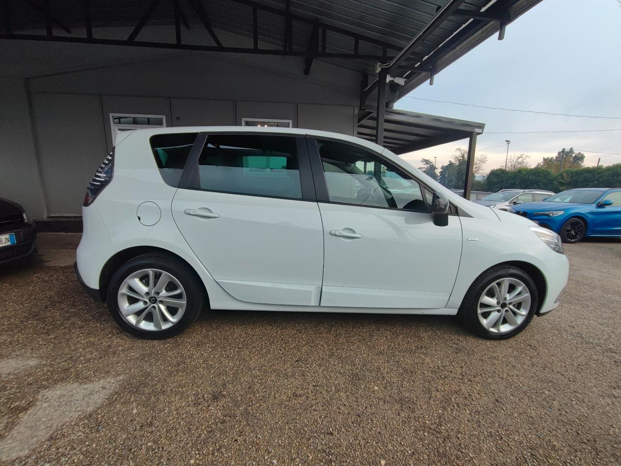 Renault Scenic Scénic XMod dCi 110 CV EDC Bose