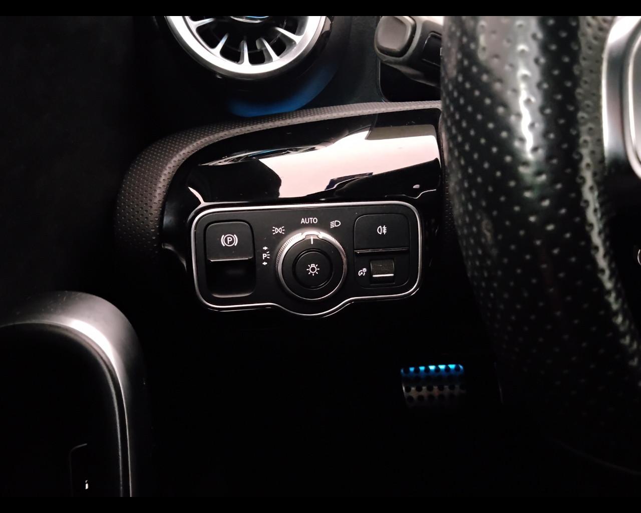 Mercedes-Benz Classe A - W177 2018 - A 250 e phev (eq-power) Premium auto