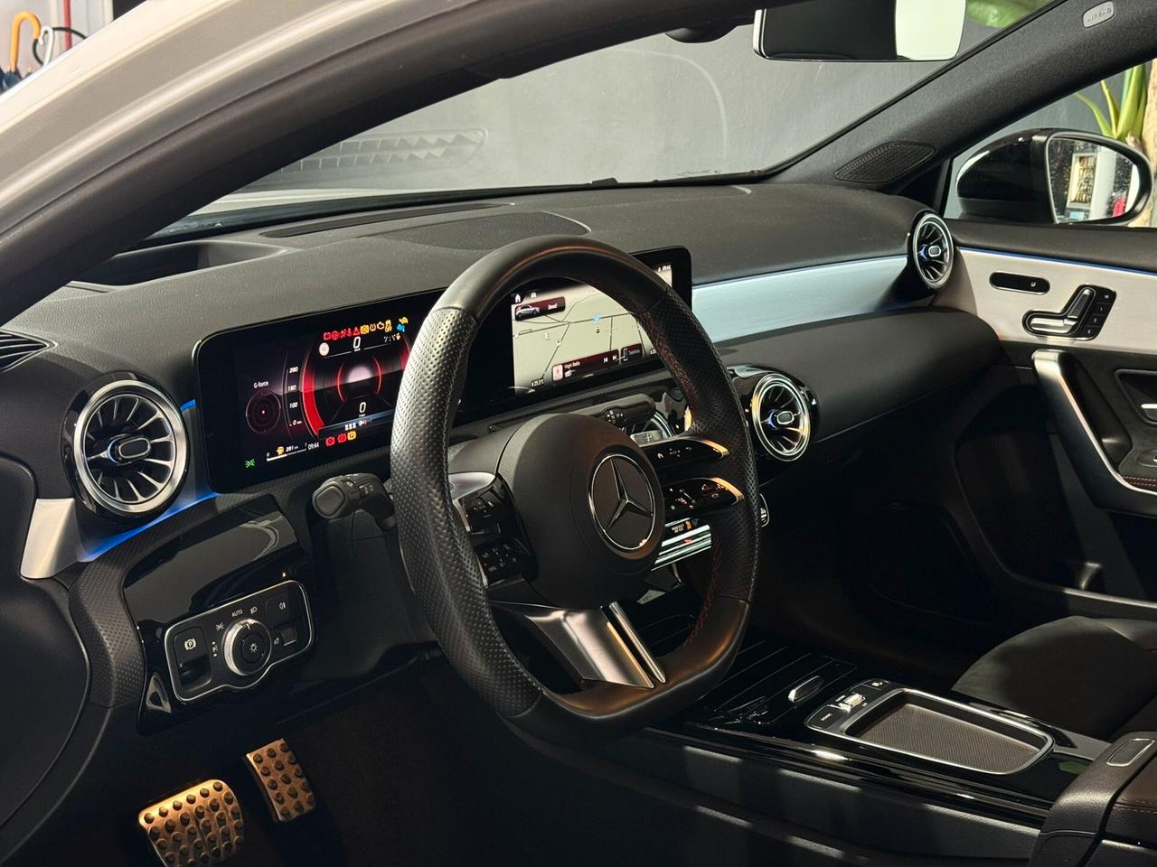 Mercedes-benz A 180d Automatic Premium AMG Night Edition Plus