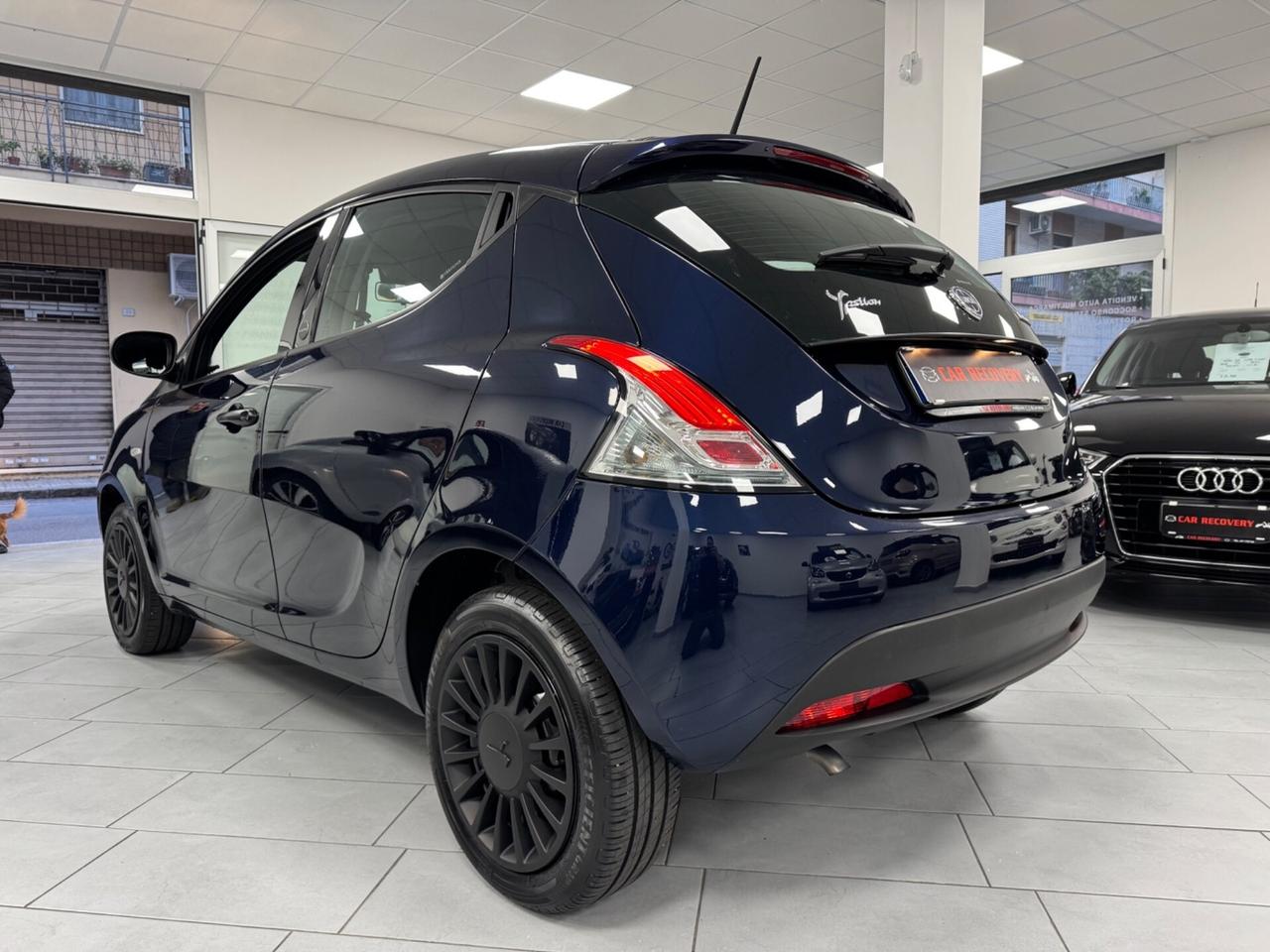 Lancia Ypsilon 1.0 FireFly 5 porte S&S Hybrid Ecoc