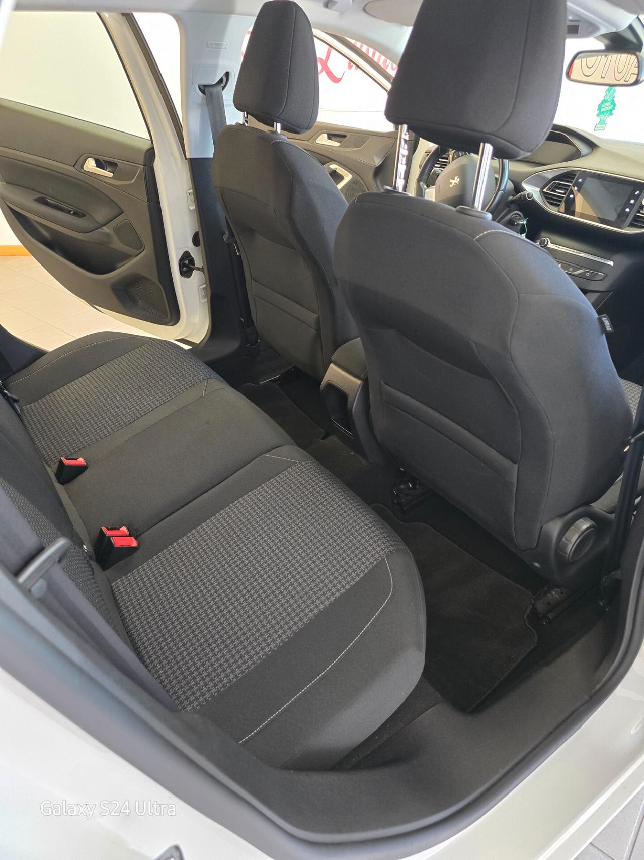 Peugeot 308 BlueHDi 130 S&S EAT8 SW Active Business